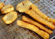 Breakfast with Butterflies: Hunt the Yao Zha Go Truck for Fresh Yau Char Kwai and Ma Geok in Taman Desa